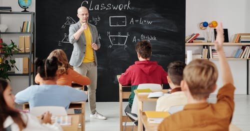 【研修・眠気】本当に社員のやる気の問題？ 研修が眠い原因についての個人的考察
